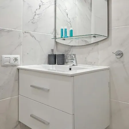 Modern With A Sea View And Pool Access Ponderosa 801 아파트